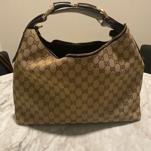 Gucci classic , horseshoe handle medium size tote. - Picture 1 of 6